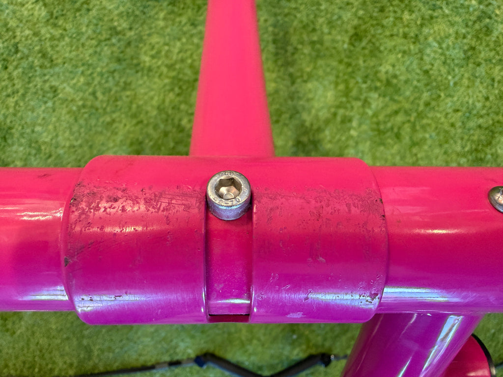 KIFFE K5 Pink Second Use – Kratzer an der unteren Achse